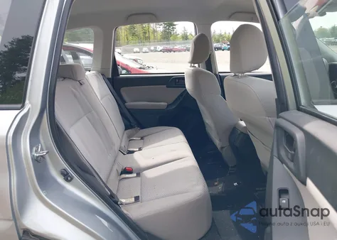 2015 Subaru Forester 2.5I z USA, uszkodzony, nr VIN JF2SJAAC5FG502119